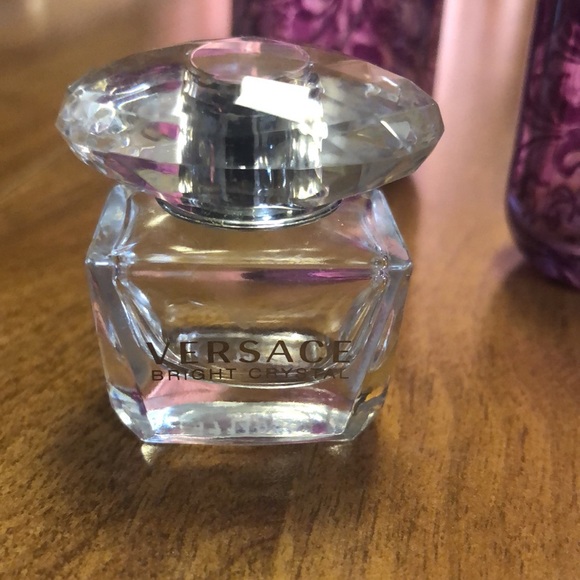 (4) Empty Bottles of Designer Perfumes - Picture 7 of 9